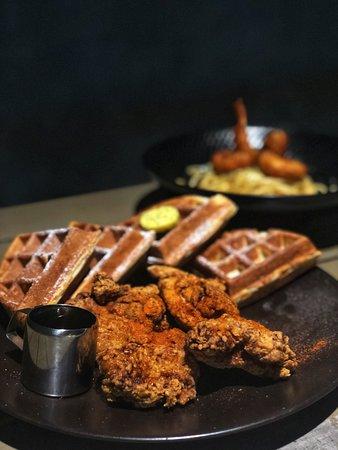 HopHeads Craft Beer Bar & Bistro